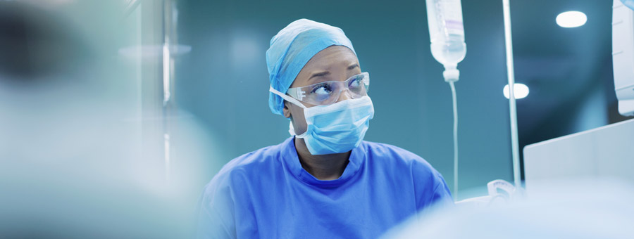 Hospital staff working in the OR.